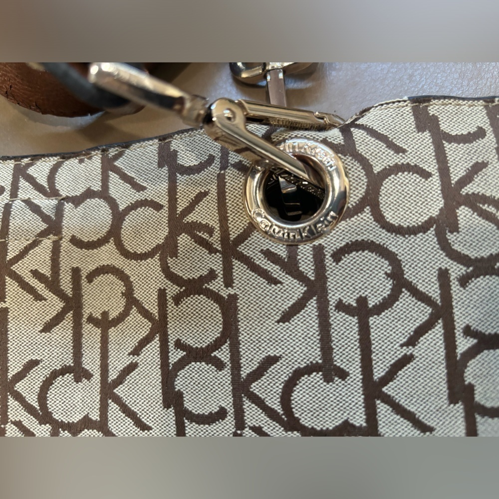 Calvin Klein tote - Picture 4 of 6